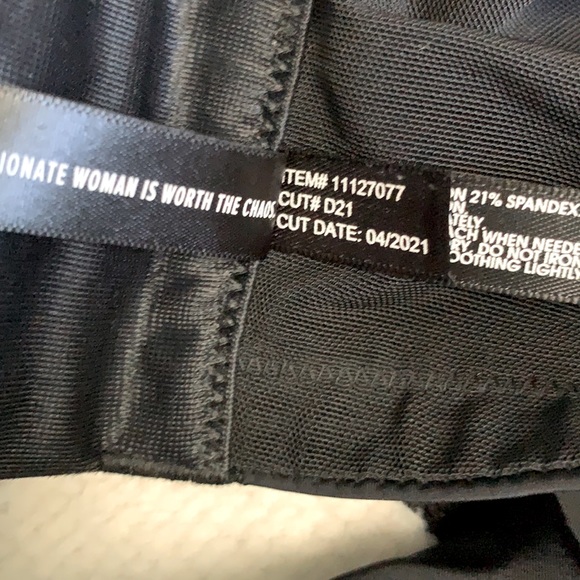 TORRID Curve Body Black Lightly Lined T-shirt Bra Size 50B - Picture 12 of 16